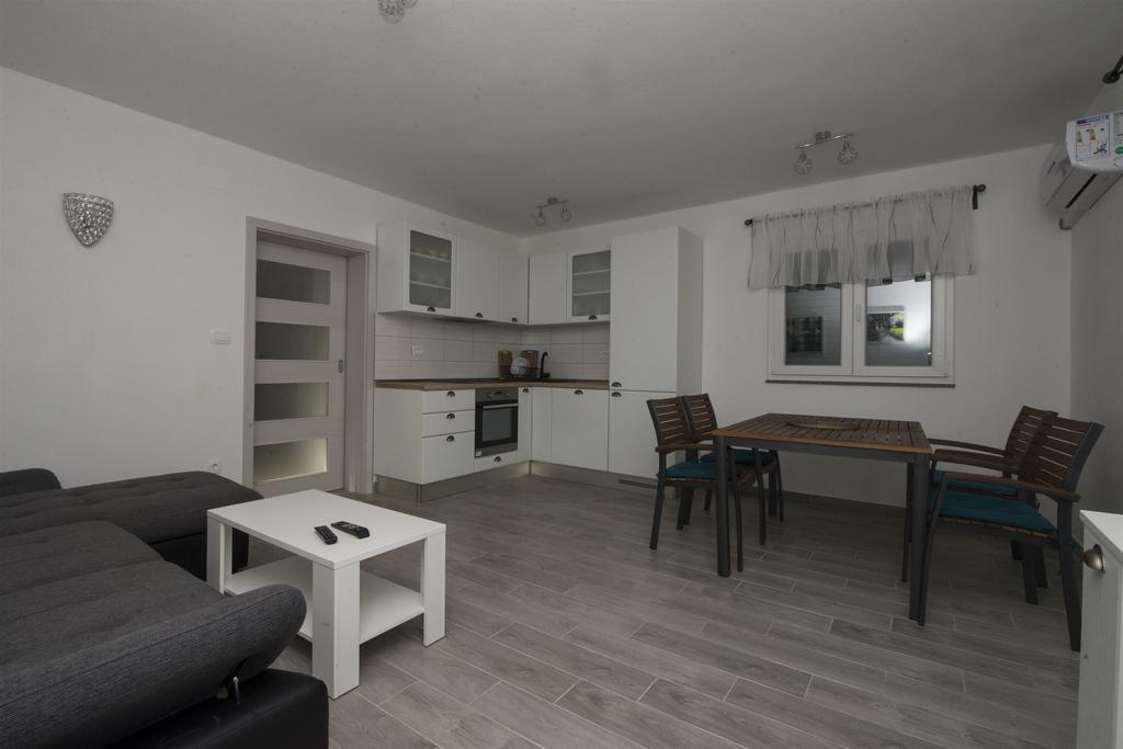 Apartment Jure Slatine Extérieur photo
